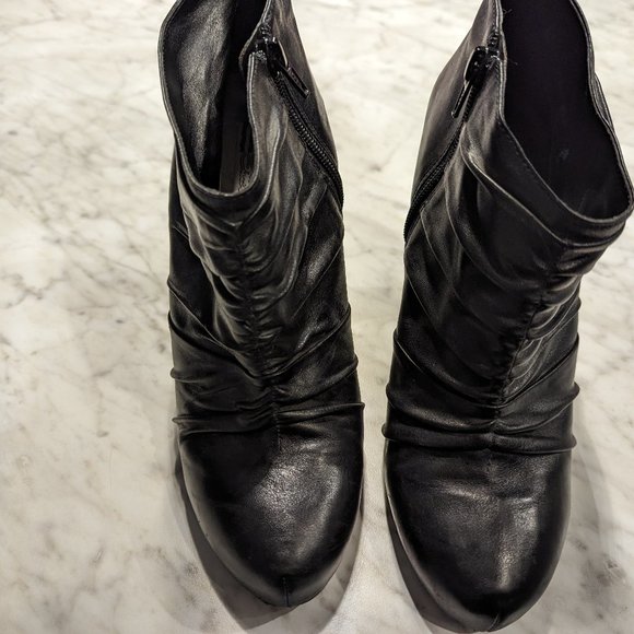 Black Women Leather Arnold Churgin Ankle Boot - Picture 2 of 8